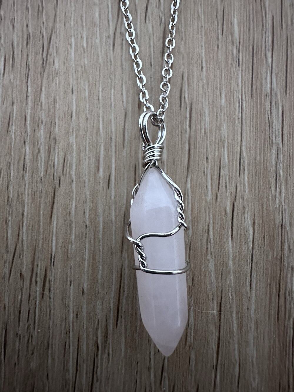 Earthbound Rose Quartz Wire Wrapped Pendant Necklace Silver Tone NWT